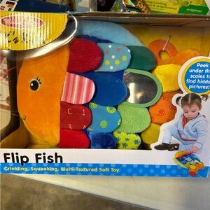 Nwt Flip Fish Crinkling Squeaking Soft Toy